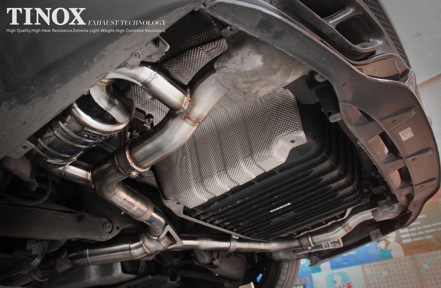 Mercedes-Benz AMG loading